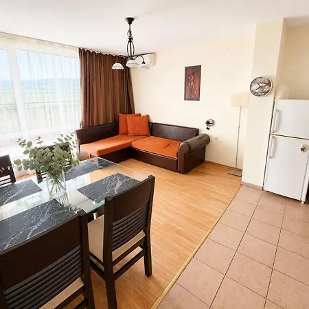 דירה One-bedroom With Mountain Views *